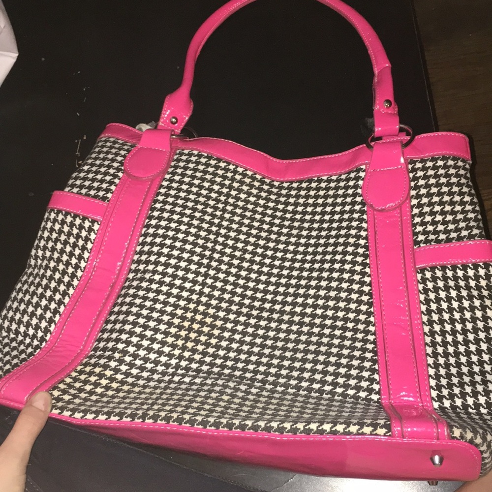 Two side pocket one main pocket